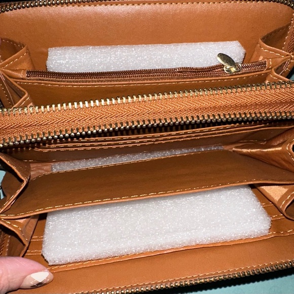 Wendy Keen Double Zip Around Wallet NWOT - Picture 5 of 7